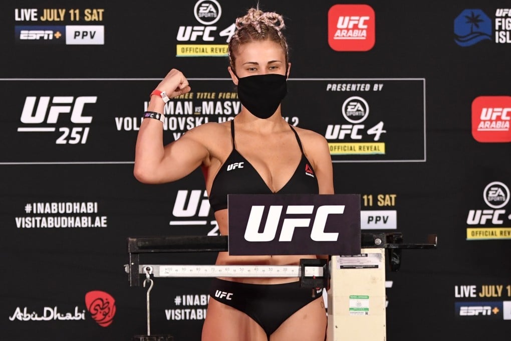 Paige VanZant on the scale during the UFC 251 official weigh-in inside Flash Forum at UFC Fight Island in Abu Dhabi. Photos: Jeff Bottari/Zuffa LLC