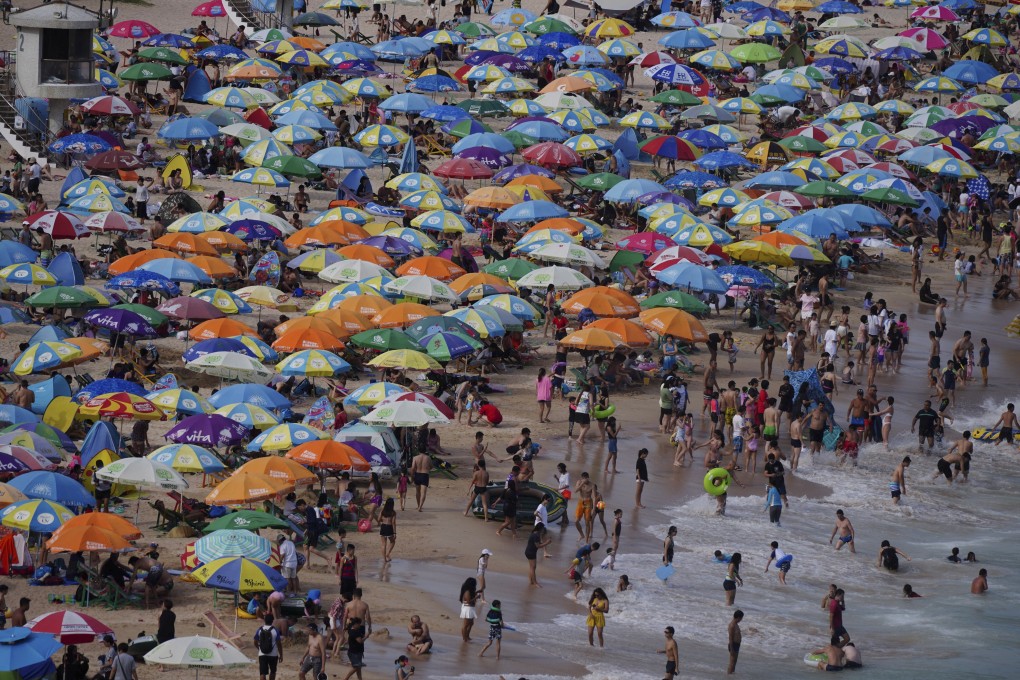 Shek O beach in May while relaxed social-distancing regulations were still in force. Psychiatrist Dr Hui Lung-kit says pandemic fatigue began affecting people from as early as March. Photo: Sam Tsang