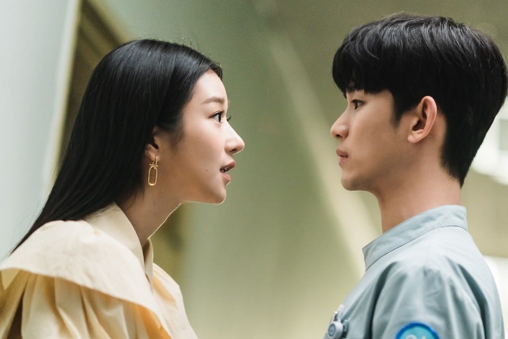 Seo Ye-ji (left) and Kim Soo-hyun play a pair of star-crossed lovers in popular Korean drama series It’s Okay to Not Be Okay. Photo: Netflix