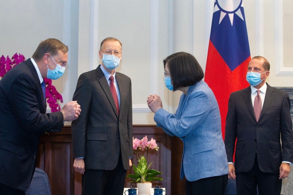 President Tsai Ing-wen greets US officials accompanying Secretary of Health and Human Services Alex Azar (right) on a visit to the Presidential Office in Taipei on August 10. Photo: AFP
