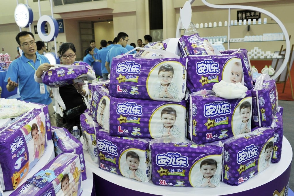 Bags of Anerle infant diapers of Hengan International Group are displayed at a fair in Fuzhou city, southeast Chinas Fujian province. Hengan’s results disappointed investors, sending the stock down on Wednesday. Photo: Imaginechina