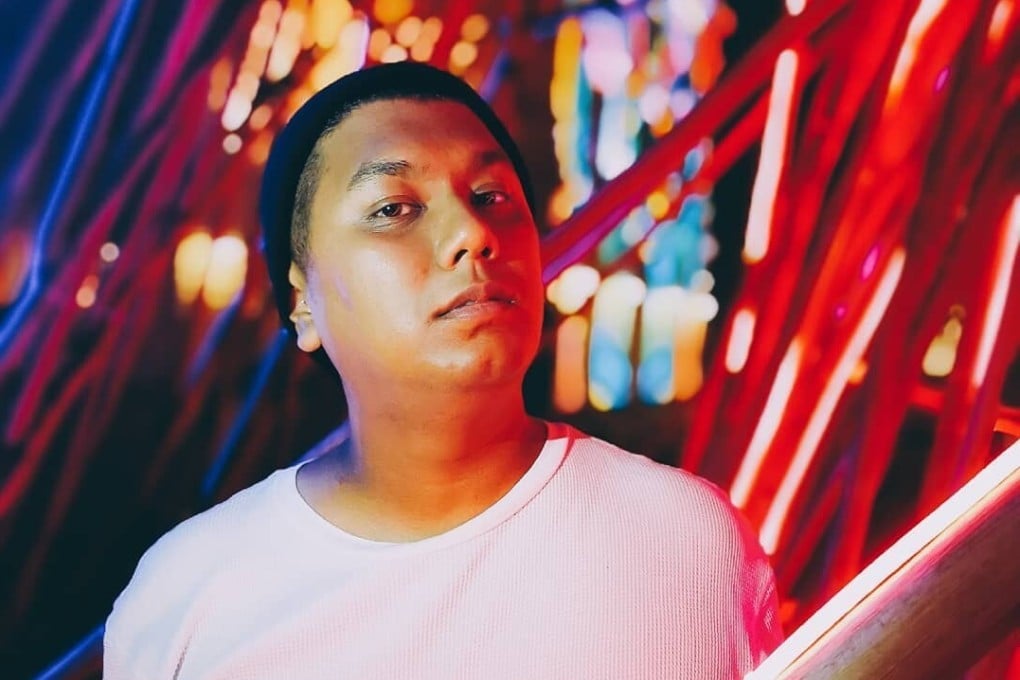 Dee Kosh, best known for his YouTube comedy videos and vlogs, and for covering controversial topics in Singapore’s entertainment scene, is under police investigation in the city state after several teenage boys accused him of sexual harassment.