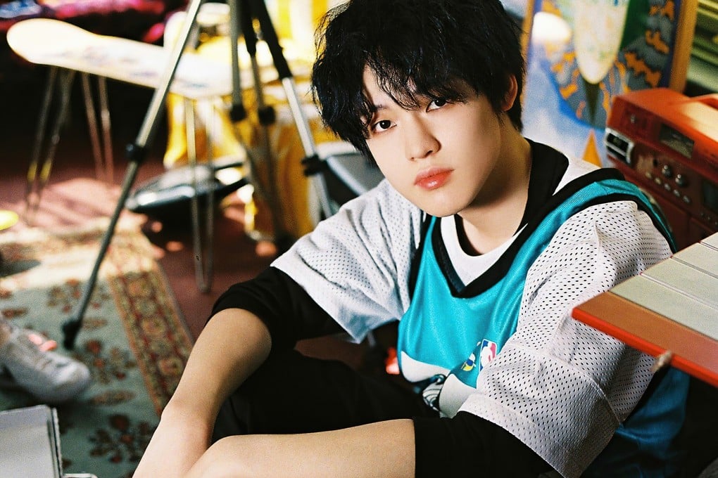 Chenle from NCT Dream. He sang as a child in Austria, appeared on TV in China, then moved to Seoul to become a K-pop idol.