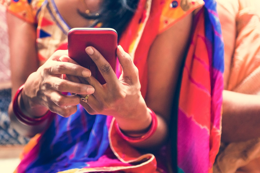 If you’re spending hours on social media but finding no pleasure in it, try switching off from it entirely for a while. Photo: Shutterstock