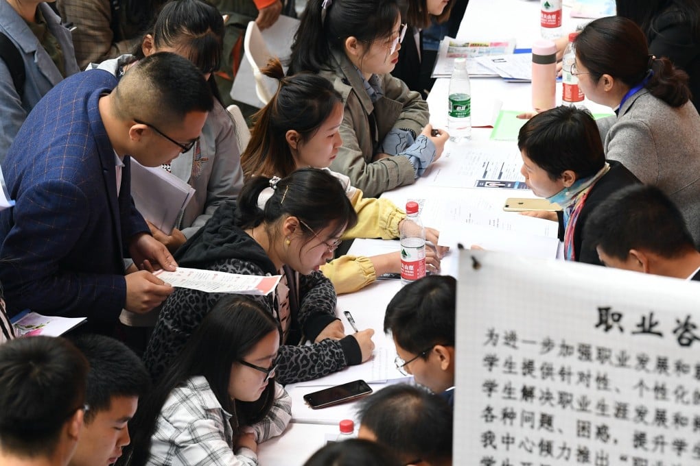 Job seekers at a recruitment fair at Shaanxi University of Science and Technology in Xi'an on April 12, 2019. Photo: Xinhua