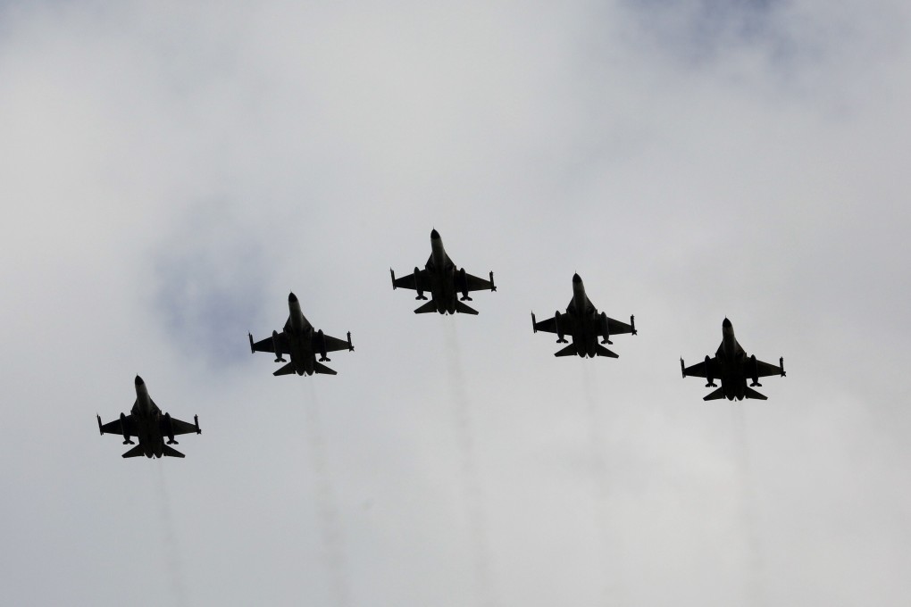 Indigenous Defence Fighter aircraft fly in formation during the inauguration ceremony of a maintenance centre for F-16 fighter jets Taiwan on August 28, 2020. Photo: Reuters