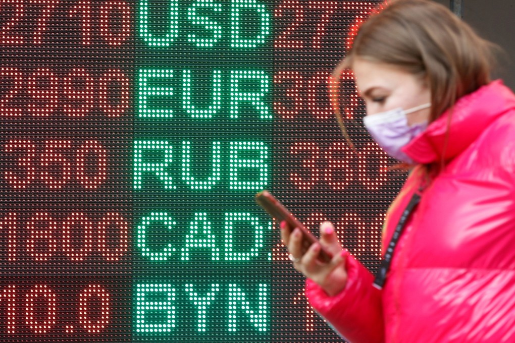 Economists polled by Reuters had expected the country’s reserves would climb by US$21.61 billion. Photo: Reuters