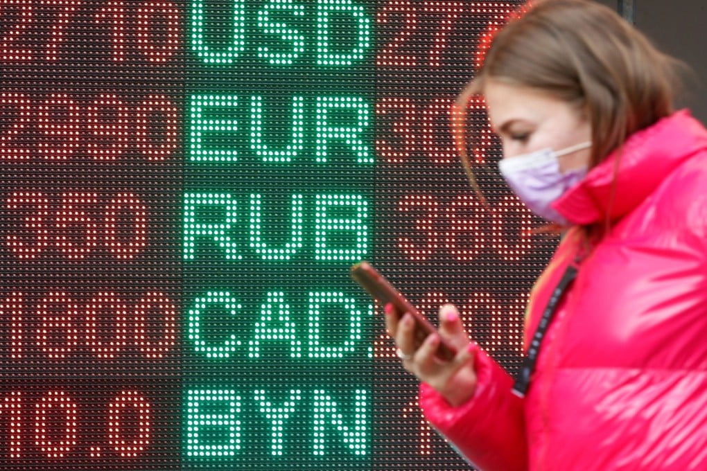 Economists polled by Reuters had expected the country’s reserves would climb by US$21.61 billion. Photo: Reuters