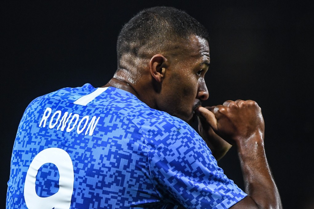 Salomon Rondon of Dalian Pro celebrates scoring against Jiangsu Suning in the Chinese Super League. Photo: Xinhua