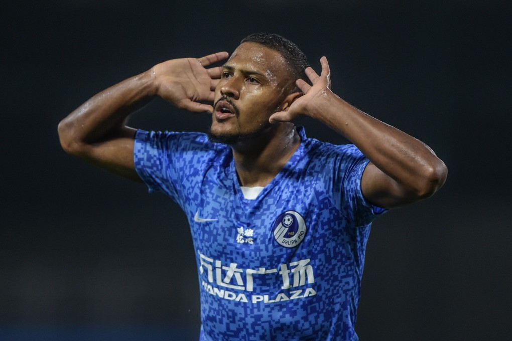 Salomon Rondon of Dalian Pro celebrates his eighth goal of the Chinese Super League season against Shanghai Shenhua in Dalian. Photo: Xinhua
