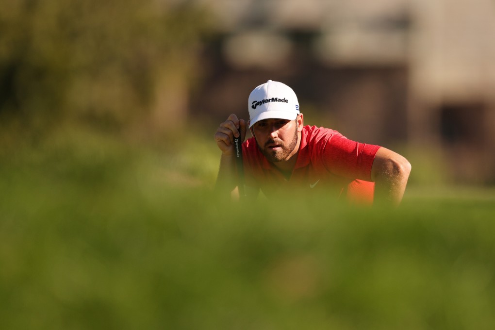 American Matthew Wolff lines up a putt as he takes control of the US Open at Winged Foot Golf Club in Mamaroneck, New York. Photo: EPA-EFE