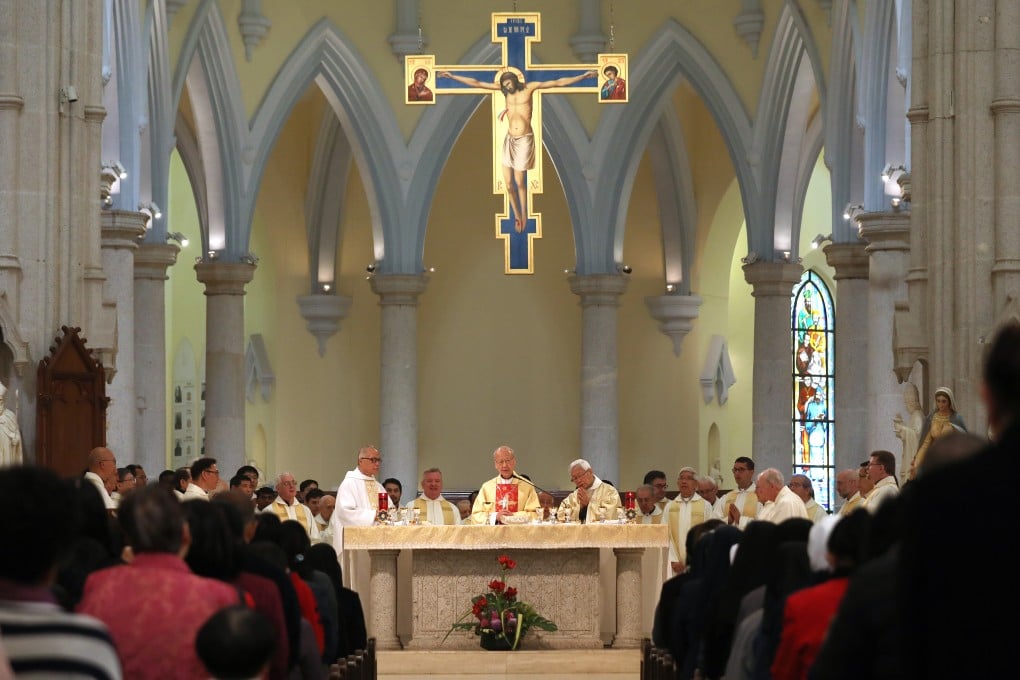 Cardinal John Tong (centre) presides over mass at the Cathedral of the Immaculate Conception in Central. Photo: Xiaomei Chen