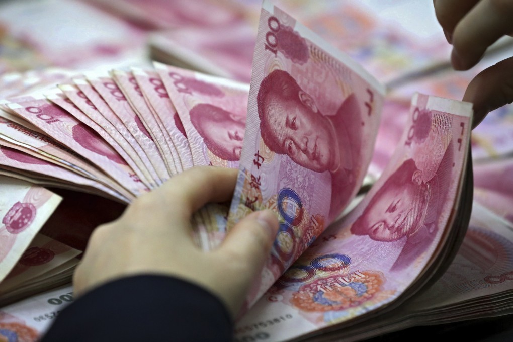 The saving rate on the US dollar is now 0.01 per cent, while banks are offering 0.35 per cent on a one-year fixed term deposit, currently the highest available saving rate on the dollar. Photo: AP