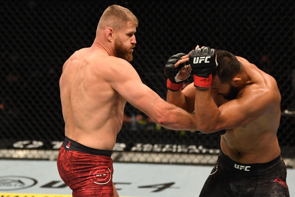 Jan Blachowicz punches Dominick Reyes in their light heavyweight bout during UFC 253 inside Flash Forum on UFC Fight Island on September 27, 2020 in Abu Dhabi, United Arab Emirates. Photos: Josh Hedges/Zuffa LLC