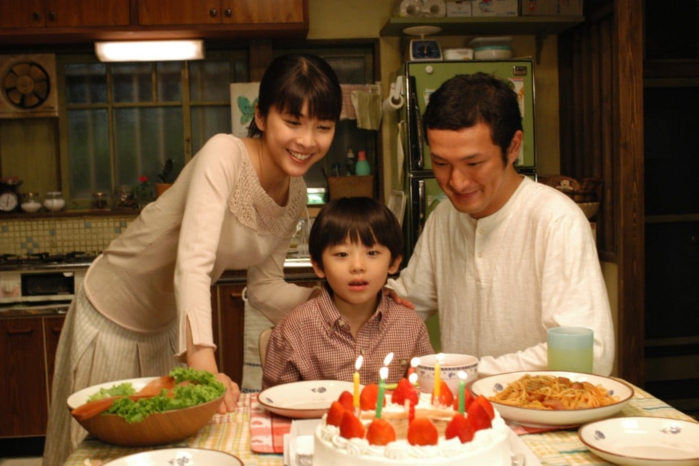 (From left) Yuko Takeuchi, Akashi Takei and Shidou Nakamura in a still from Be With You (2004).