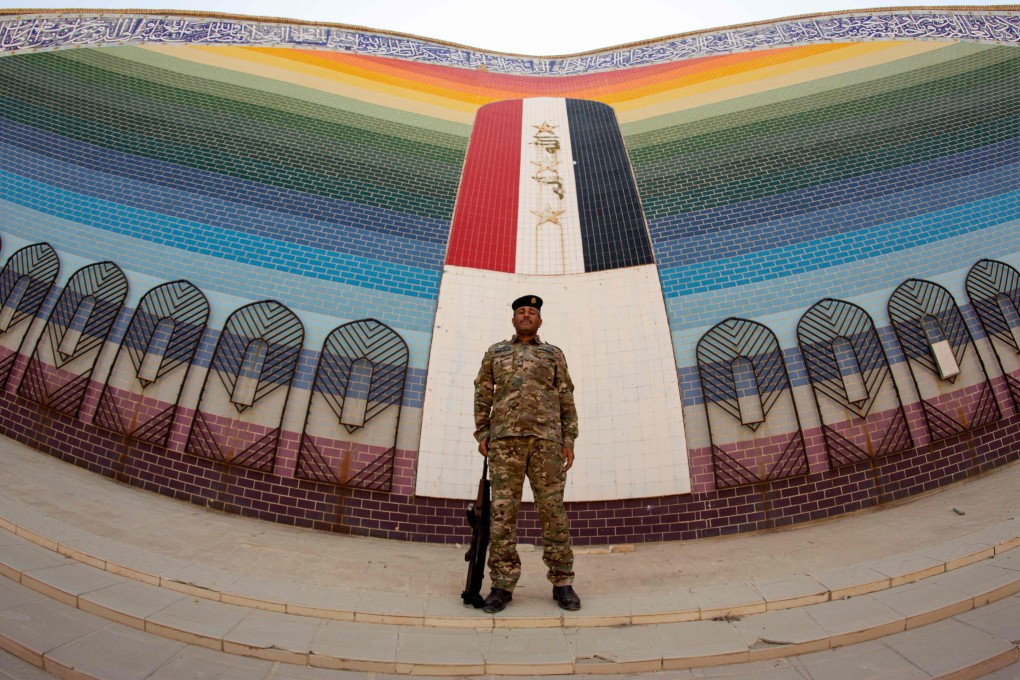 An Iraqi soldier stands guard at al-Rahman mosque, built in 1989 after the end of the Iran-Iraq war, in the southern region of al-Faw on September 17. Photo: AFP