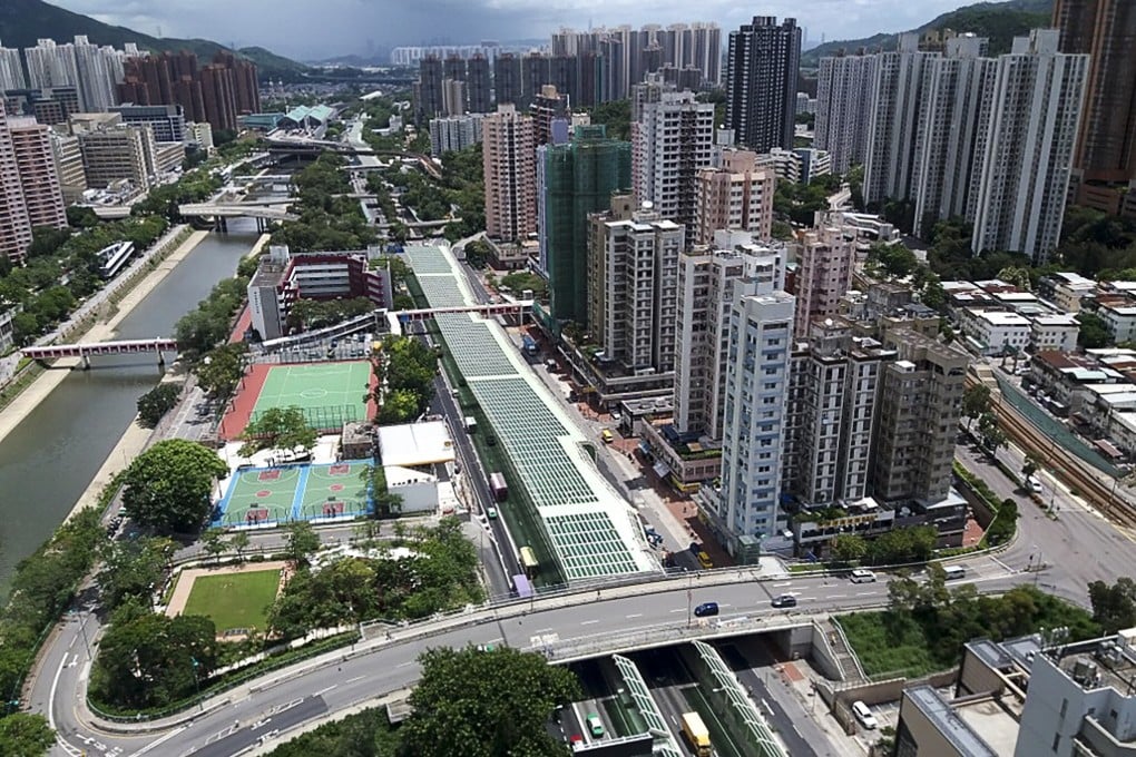 The new noise barrier on the Tuen Mun Highway, which was completed without any disputes between the city and contractors. Photo: Handout