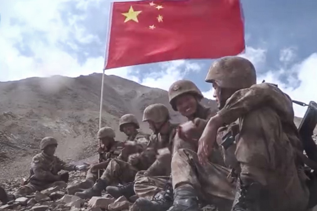 Troops are seen sharing mooncakes after a border patrol in the latest PLA video. Photo: Weibo