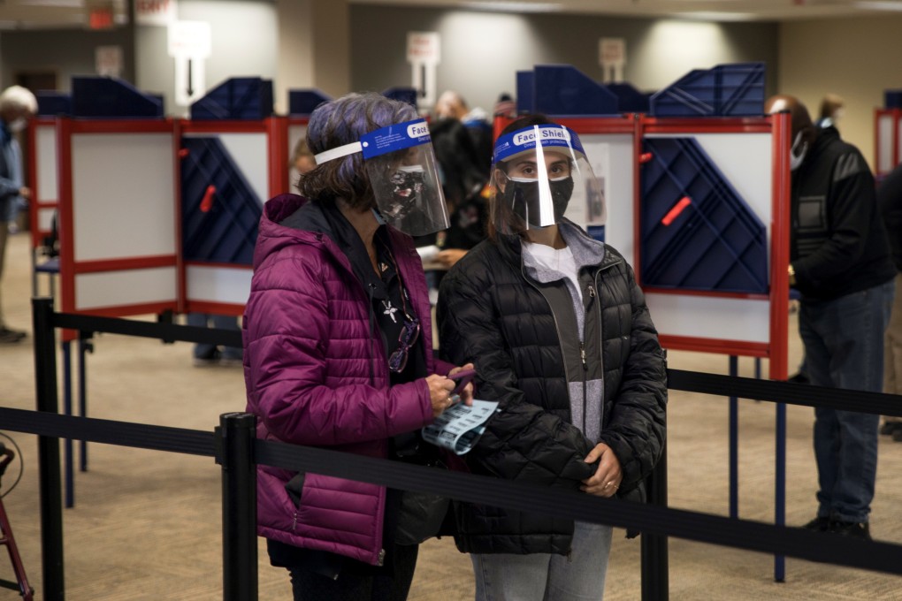 People line up to cast their ballots for the upcoming US presidential election as early voting begins in Cincinnati, Ohio. Photo: Reuters
