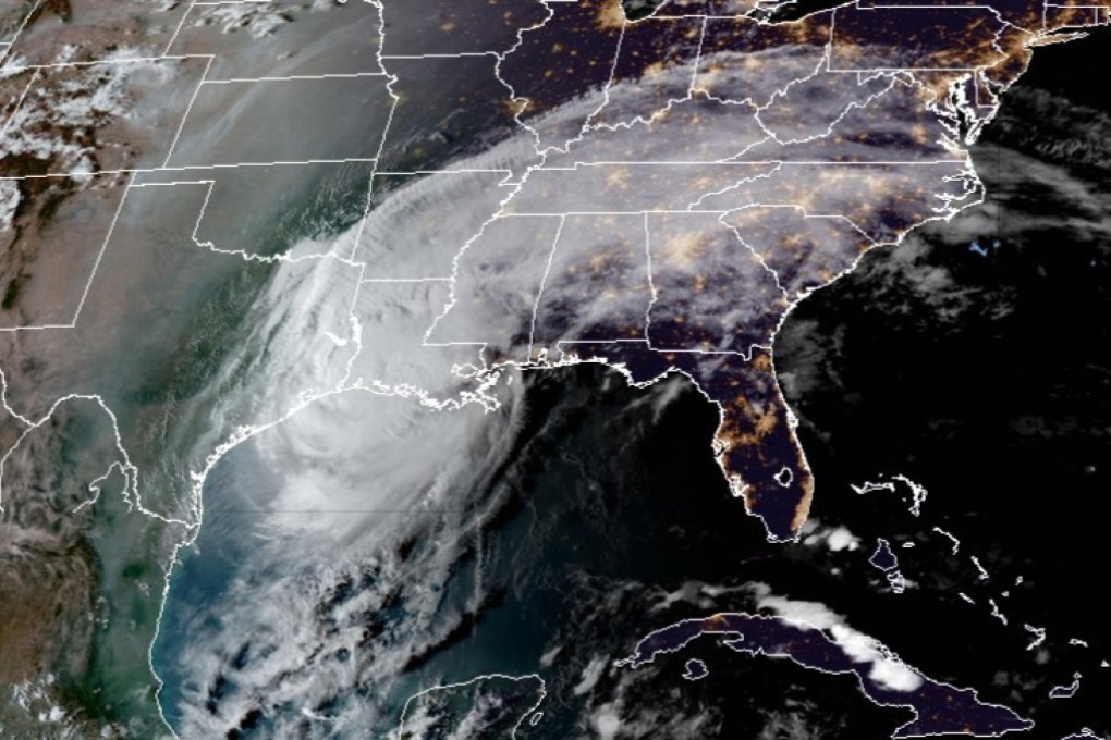 Hurricane Delta made landfall on the US Gulf coast on the evening of October 9, the National Hurricane Center said, roaring ashore as a Category 2 storm. Photo: AFP