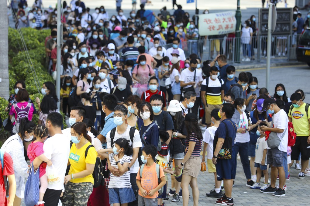 Crowds wait for a cable car ride in Tung Chung, during the long weekend celebrating National Day and the day following the Chinese Mid-Autumn Festival, on October 2. Photo: Dickson Lee