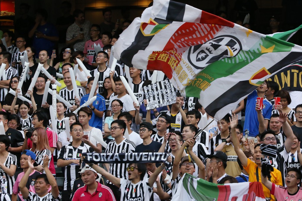 Juventus' fans in Hong Kong cheers for their club during an exhibition match against South China in 2016. Photo: Felix Wong