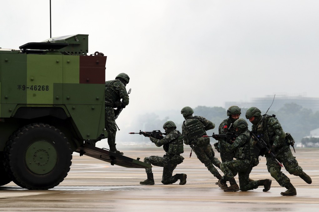 Taiwanese soldiers in a drill in 2018. US President Donald Trump has submitted to Congress several new proposals for the sale of advanced weapons to Taiwan. Photo: EPA-EFE