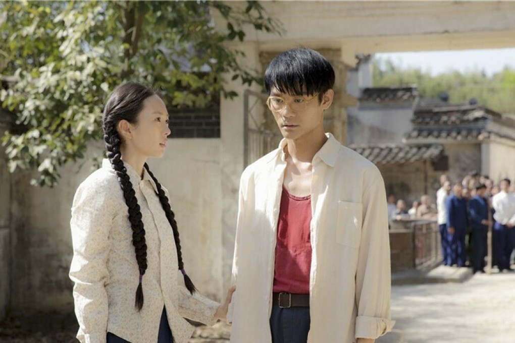 Tong Yao (left), dubbed the “little Zhang Ziyi”, in Chinese period drama Like a Flowing River. Her performance won her the best actress award at last week’s 30th China TV Golden Eagle Awards.