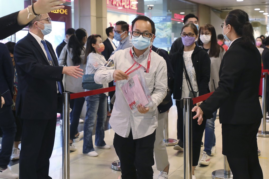 Home buyers at CK Asset Holdings’ sales office in Tsim Sha Tsui, vying for the El Futuro project in Sha Tin on 31 October 2020. Photo Xiaomei Chen