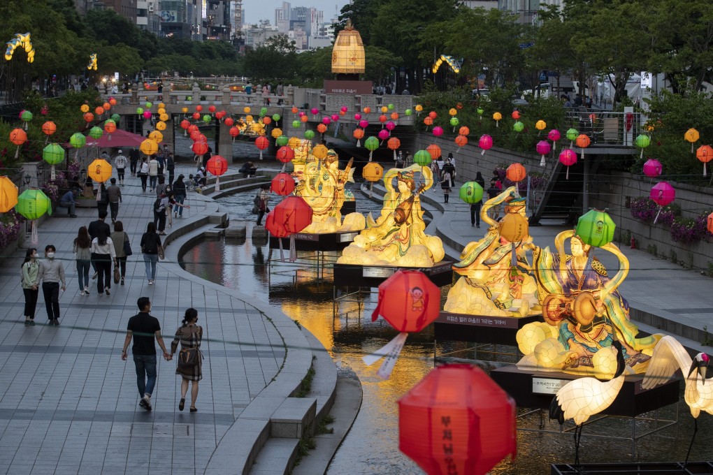 People visit the traditional lantern festival along the Cheonggyecheon Stream in Seoul, South Korea, on May 28. Seoul has recorded the smallest year-on-year drop in investment activity among the world’s most actively traded real estate markets this year. Photo: Xinhua