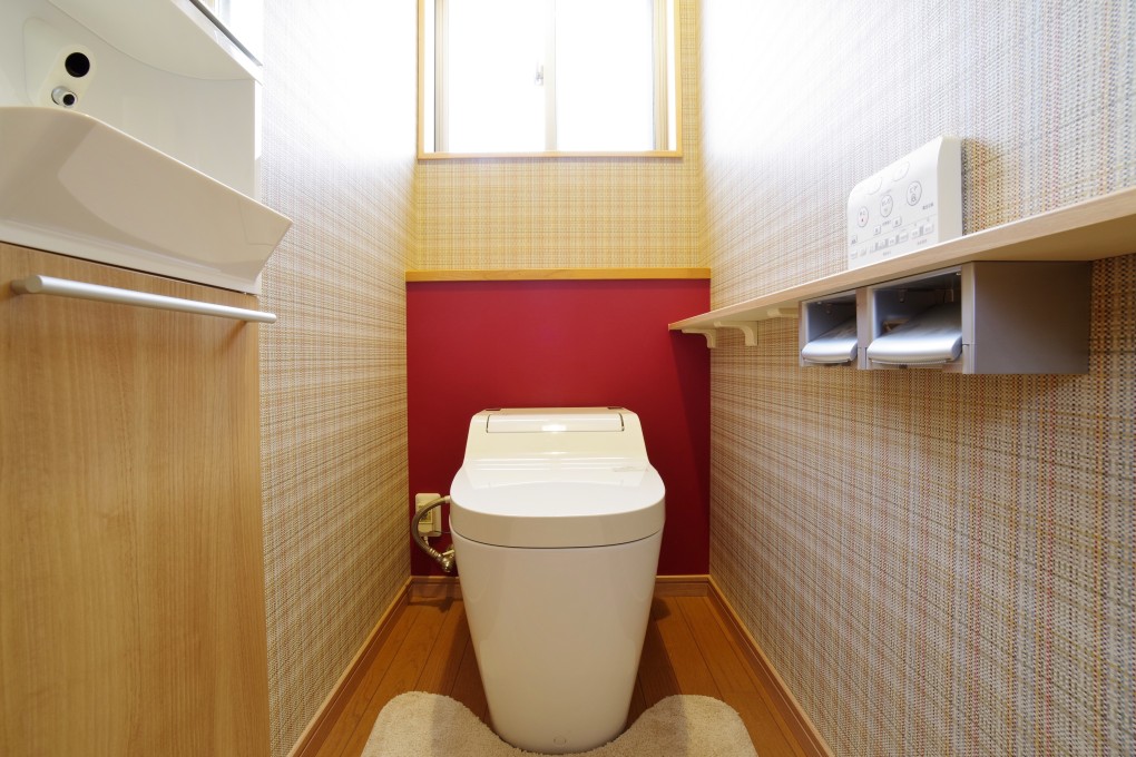 The number of men who now choose to relieve themselves has increased sharply from a 2015 survey. Photo: Shutterstock