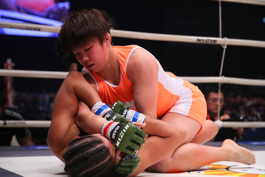 Kanako Murata of Japan takes on Mexico's Saray Orozco at Rizin 15 in Yokohama in April 2019. Photo: Rizin FF