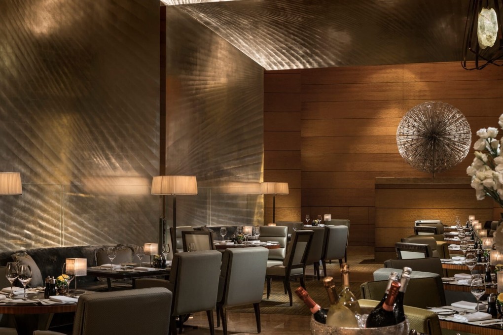 The lounge at the Four Seasons Hotel Hong Kong. Photo: Four Seasons Hotel Hong Kong