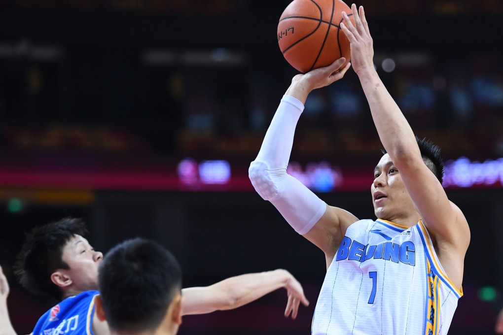 Jeremy Lin shoots in a Chinese Basketball Association game between his Beijing Ducks and the Fujian Sturgeons in July. Photo: Xinhua