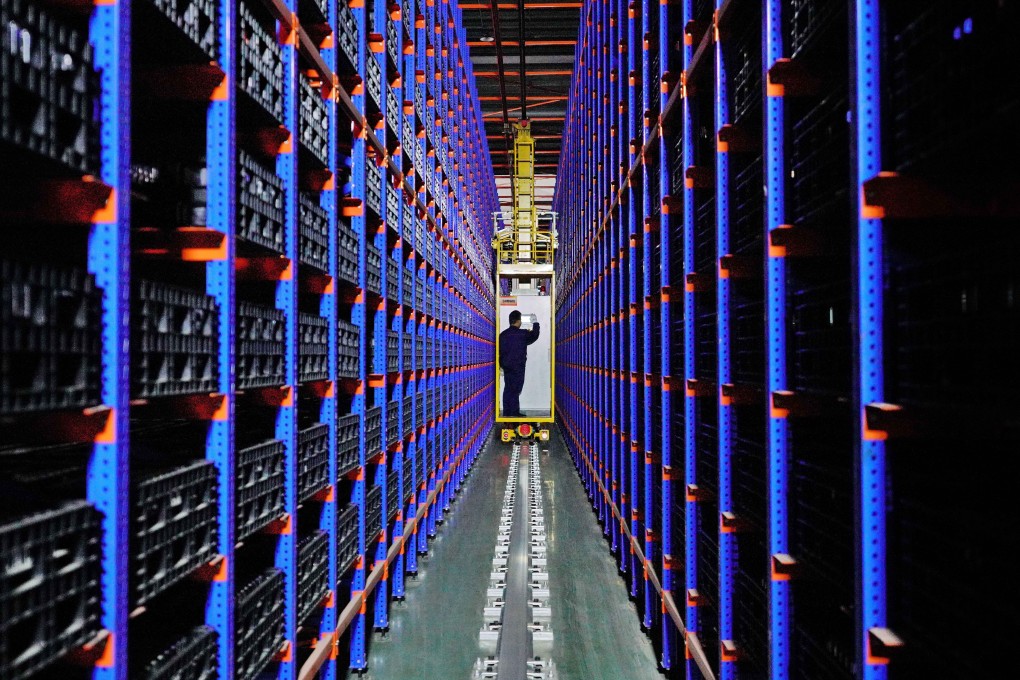 A worker is seen at a lithium battery manufacturing plant for automotive use in Tangshan, north China's Hebei province, in April 2019. Photo: Xinhua