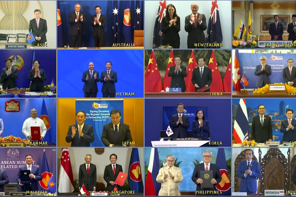 Leaders and trade ministers from the 15 signatories to the RCEP agreement pose for a virtual group photo on Sunday. Photo: AP