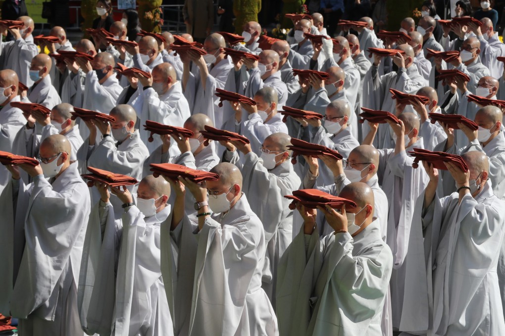 Buddhist monks and nuns during an ordination ceremony at Jogye Temple in Seoul. Photo: YNA/DPA
