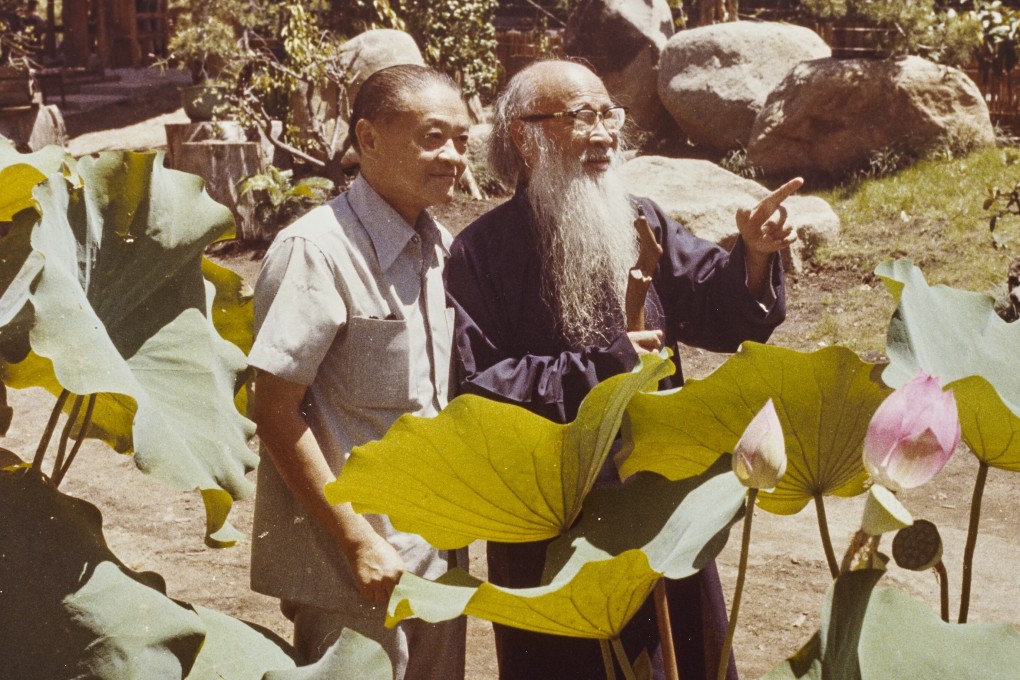 Master Chinese painter Chang Ta-chien (right) and renowned photographer Hu Chung-hsien in Chang’s flower-filled courtyard in Taipei, Taiwan. One of Chang’s favourite pastimes was to invite Hu to the courtyard to take pictures of the flowers in his garden. Photo: Yuz Museum