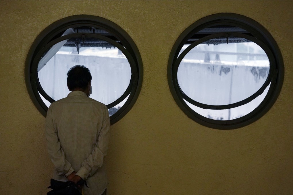 New research by psychologists at Bar-Ilan University in Israel have found that people experience time differently when they are alone and with people. Photo: Felix Wong