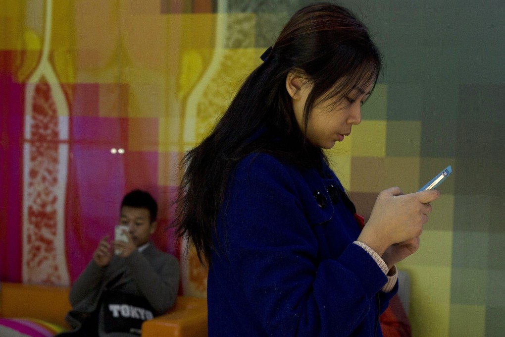 The China Consumers Association last year warned that a large number of smartphone apps in the country were collecting an excessive amount of personal data, including user location, contact lists and mobile numbers. Photo: AP