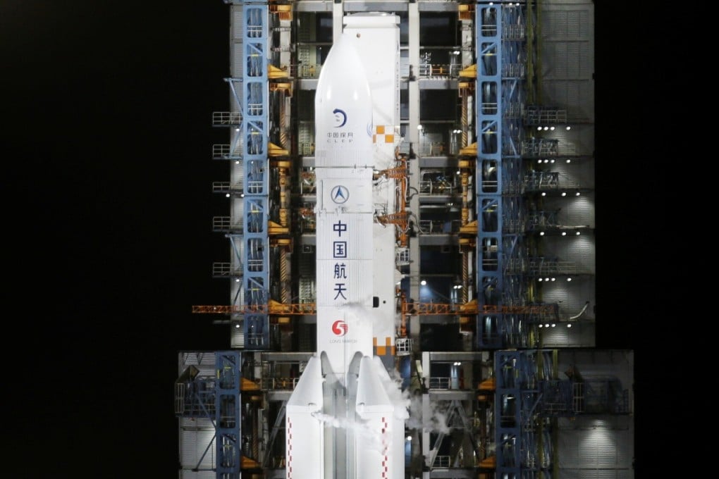 The Chang’e 5 lunar probe, carried by a Long March rocket, before take-off on its way to the moon. Photo: Reuters