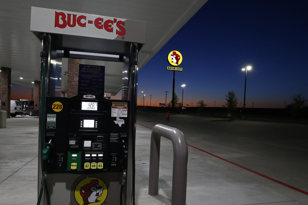 A gas pump showing low fuel prices in Texas. Oil prices may not stay low for much longer. Photo: EPA-EFE