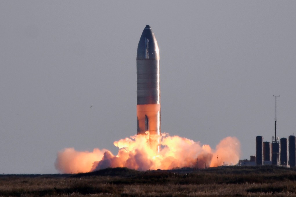 SpaceX launches its first super heavy-lift Starship SN8 rocket during a test from its facility in Boca Chica, Texas, on December 9, 2020. Photo: Reuters