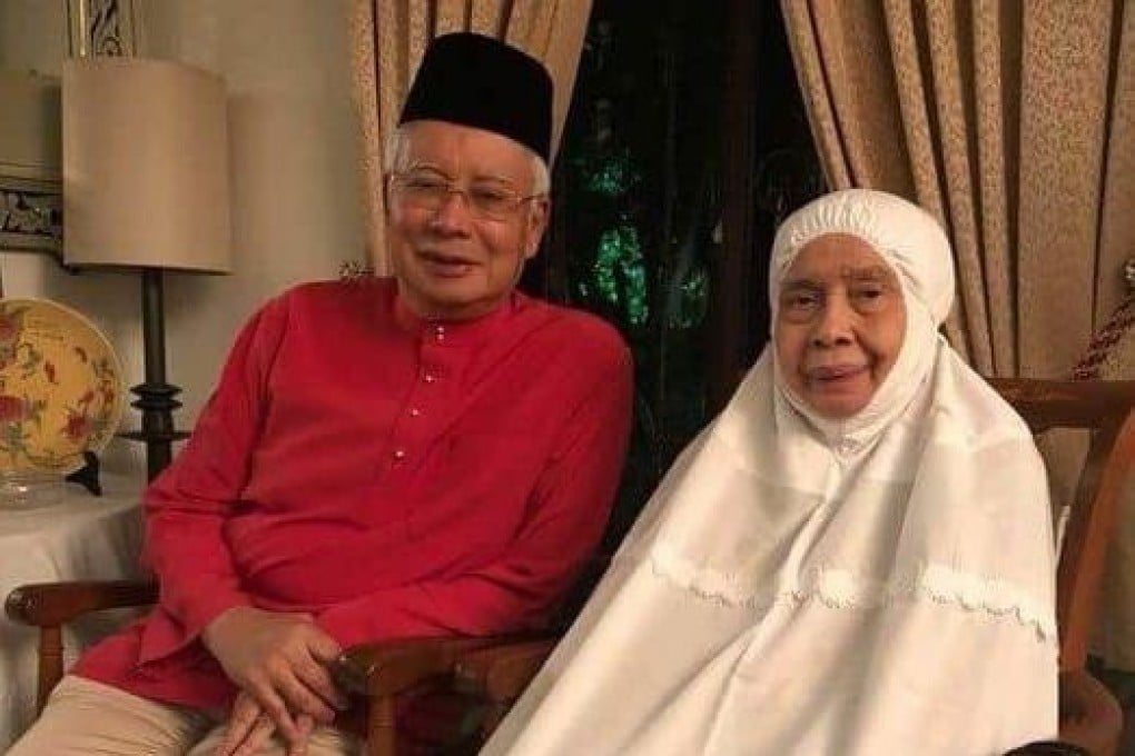 Najib Razak with his mother Rahah Mohd Noah. Photo: The Star