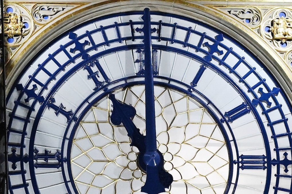 At 2300 GMT on Thursday, the moment Britain left the single market and customs union, the London landmark and clock tower bell, called Big Ben, chimed. Photo: EPA