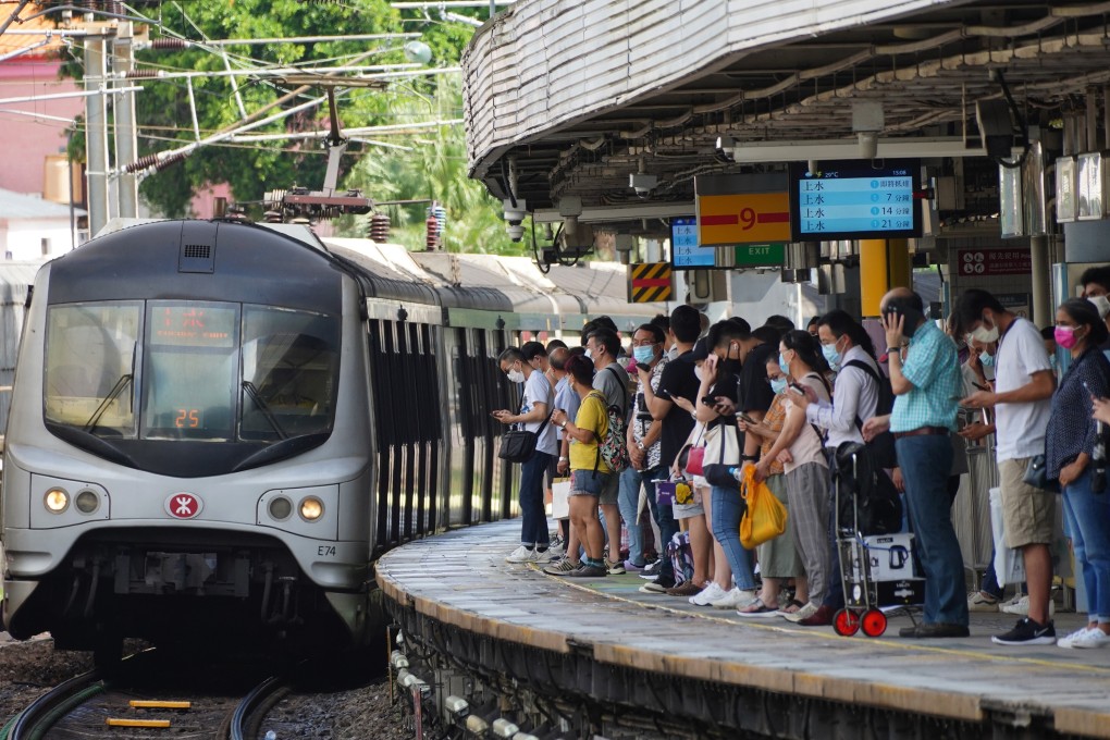 Passengers wait for an MTR train in Hong Kong. Photo: Sam Tsang