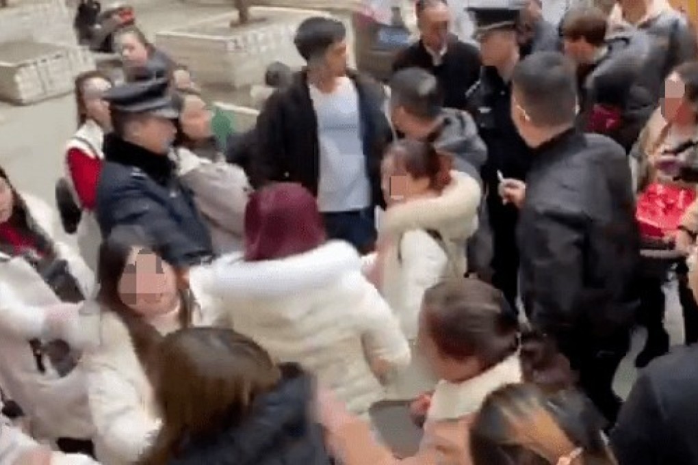 Details of the saga were made public when the wedding party host detailed how the gift had outraged the bride and her family in a video on social media. Photo: Sohu
