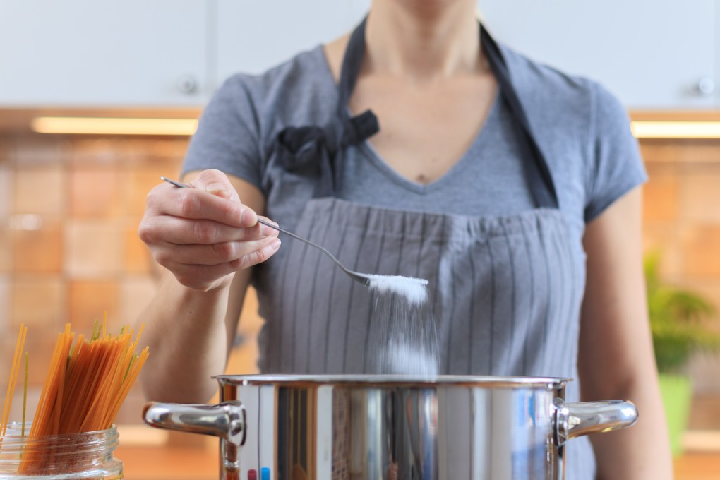 Why should we add so much salt to pasta water? Photo: Shutterstock