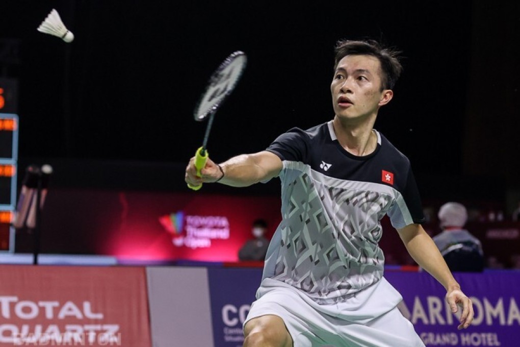 Hong Kong’s Angus Ng makes a return during his first-round match in men's singles at the Toyota Thailand Open in Bangkok. Photo: Badmintonphoto