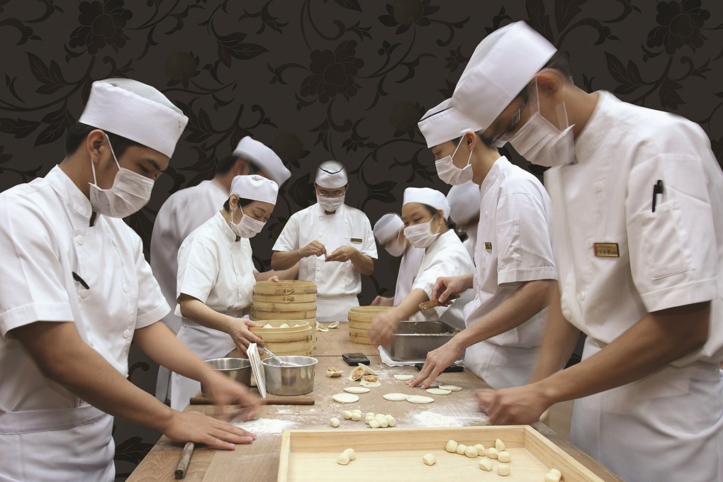 Dumpling making is a delicate and precise job, but a recent video on the Epicurious YouTube channel was a bad example of how it should be done.